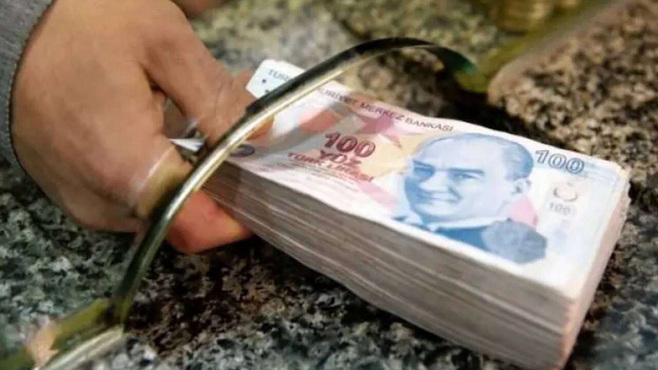 SSK ve BAĞ-KUR emeklilerine 40 bin TL ikramiye verilecek: Başkan tarih verdi! 7